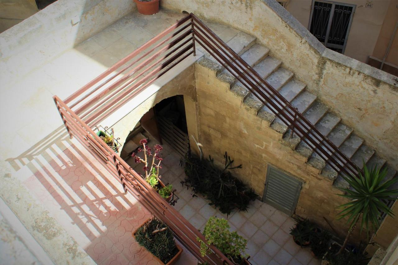Dimora Vico Dei Nohi Bed & Breakfast Lecce Exterior photo